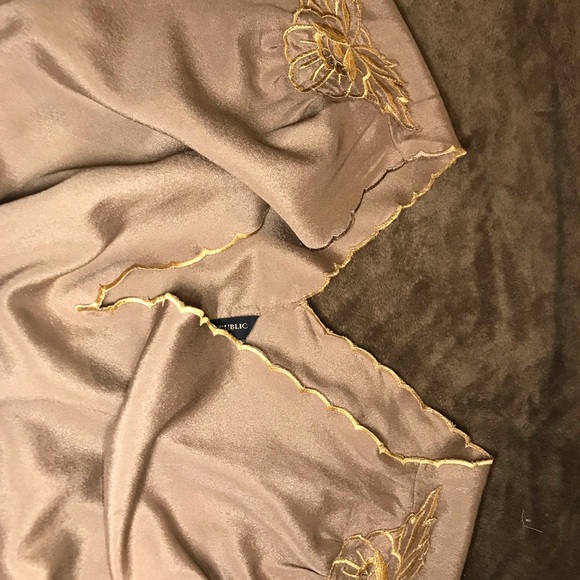 Very cute banana republic shirt - Picture 4 of 5